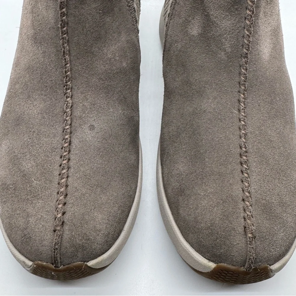 Clarks Wave 2.0 Alp Taupe Suede Sherpa Ankle Boots Booties Size 8.5 M